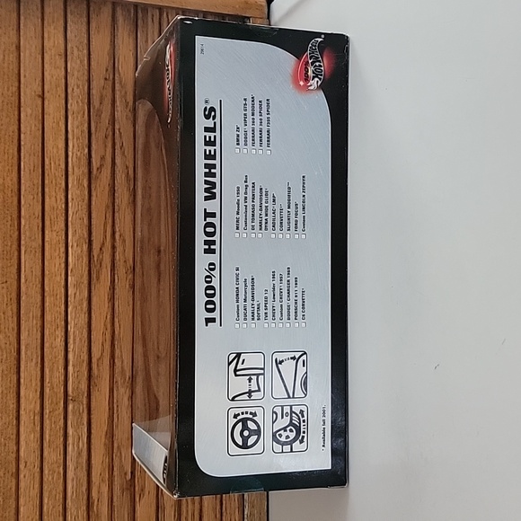 Hot Wheels 1:18 Scale BMW Z8 BOXED COLLECTIBLE TOY CAR - Picture 4 of 7